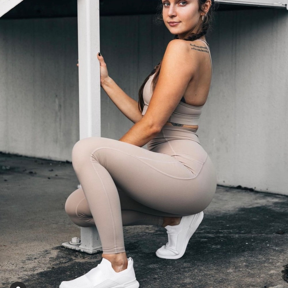 Alphalete Alphalux nude leggings